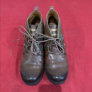 Pikolinos Brown Chukka Boots with Polished Leather